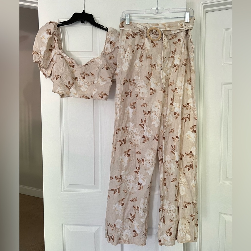 Wide-leg pant and crop top set!